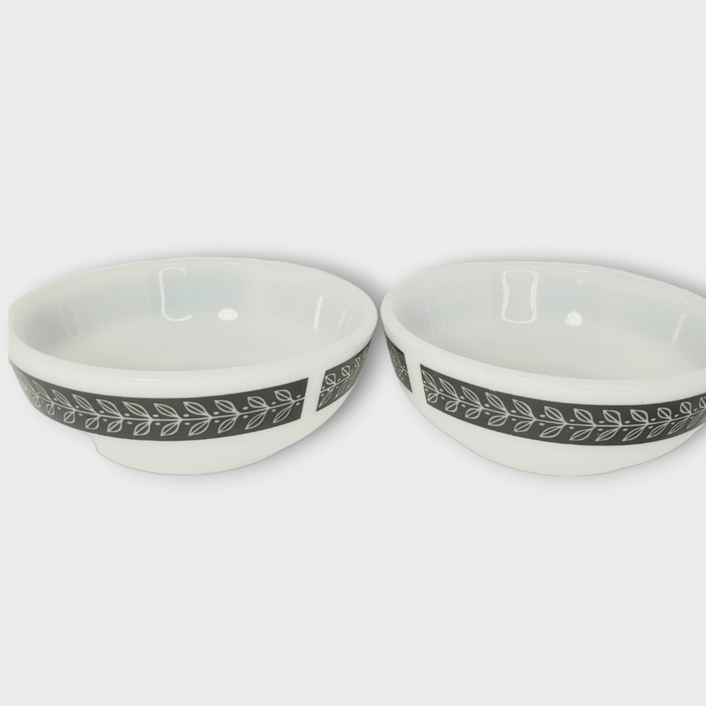 Pyrex Tableware by Corning 2 Small Vintage Grey Laurel Leaf Fruit Cereal Bowls